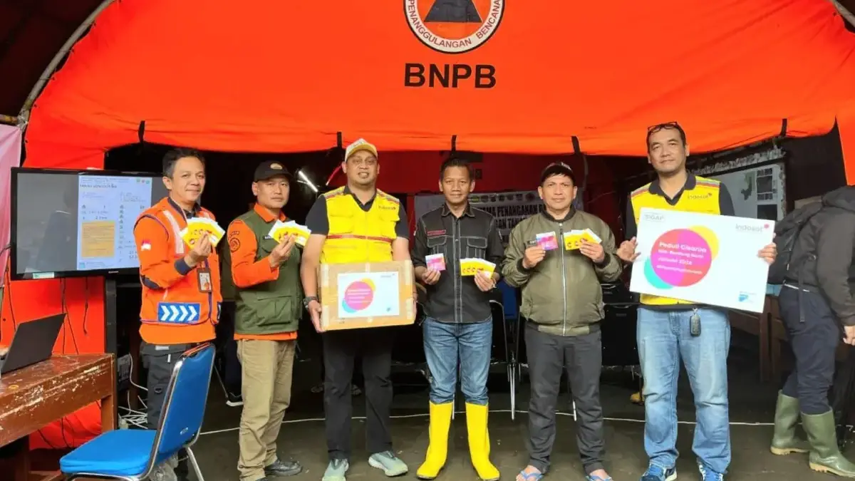 Hadir di Tengah Warga Bandung Barat, Indosat Ulurkan Kepedulian Pasca Bencana Hadir di Tengah Warga Bandung Barat, Indosat Ulurkan Kepedulian Pasca Bencana