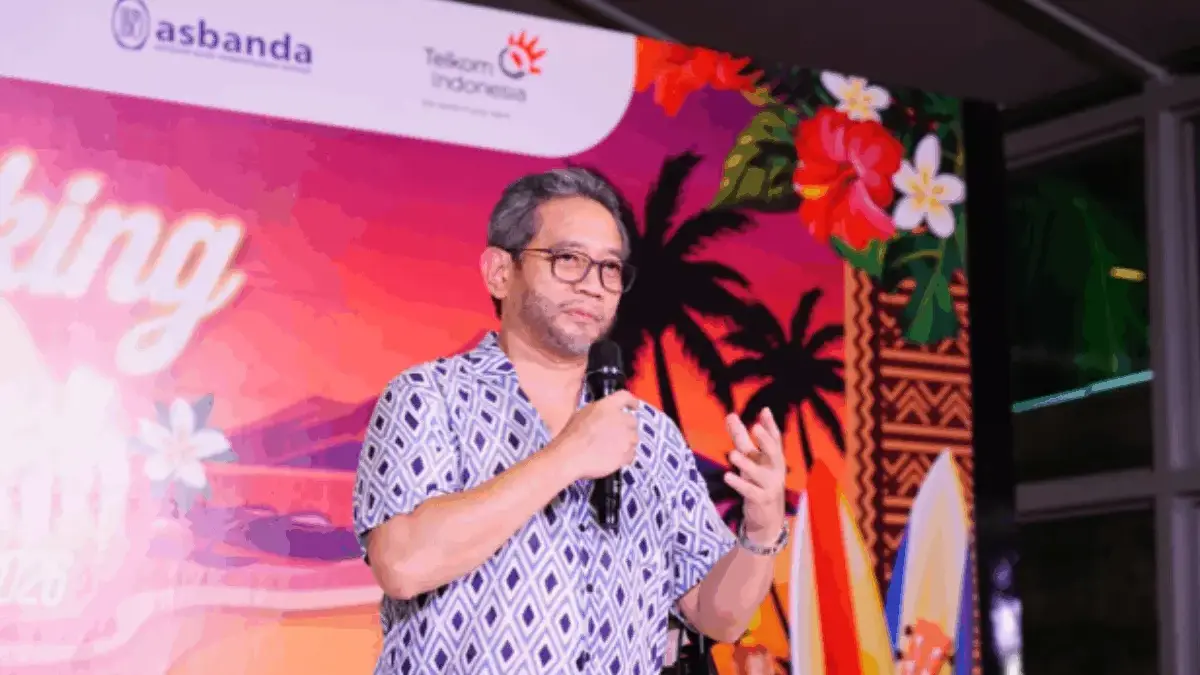 Telkom Gandeng Mitra Global untuk Akselerasi Transformasi Digital Bank Pembangunan Daerah Direktur Strategic Business Development & Portfolio Telkom, Seno Soemadji, memberikan sambutan dalam Workshop