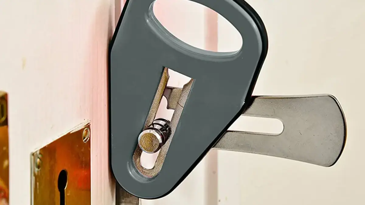 Portable Lock Door.