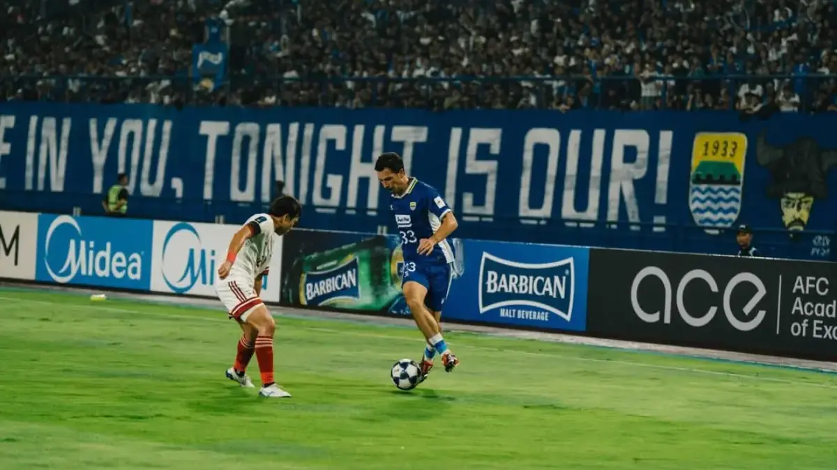 Kunci Konsistensi Persib di Paruh Musim: Adaptasi Cepat Thom Haye Kunci Konsistensi Persib di Paruh Musim: Adaptasi Cepat Thom Haye