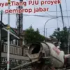 TANGKAPAN LAYAR - Unggahan warga soal proyek PJU Pemprov Jawa Barat viral di media sosial. Pembuat konten meng