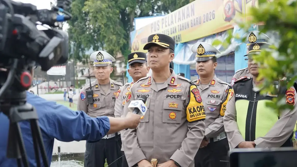 Akhir Pekan Ini Jadi Puncak Kunjungan Wisatawan ke Lembang, Antisipasi Kemacetan Diperketat Kapolres Cimahi AKBP Niko N. Adi Putra saat meninjau lokasi wisata di Lembang, Kabupaten Bandung Barat