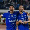 Pemain Persib Julio Cesar dan Andrew Jung