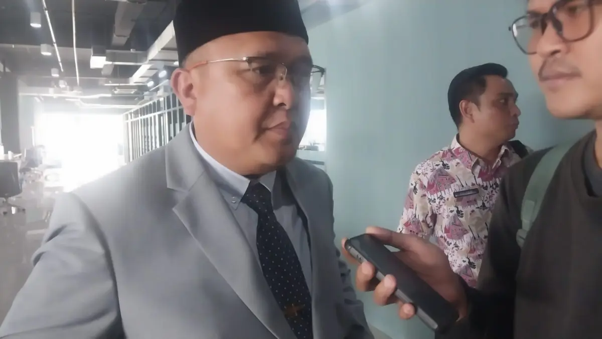Pemkab Bogor Gandeng PTPN VIII dan Pengembang Perumahan untuk Siapkan Lahan Makam di Bogor Selatan Kepala Dinas Perumahan dan Kawasan Permukiman, Eko Mujiarto saat memberikan keterangan. Foto: Regi