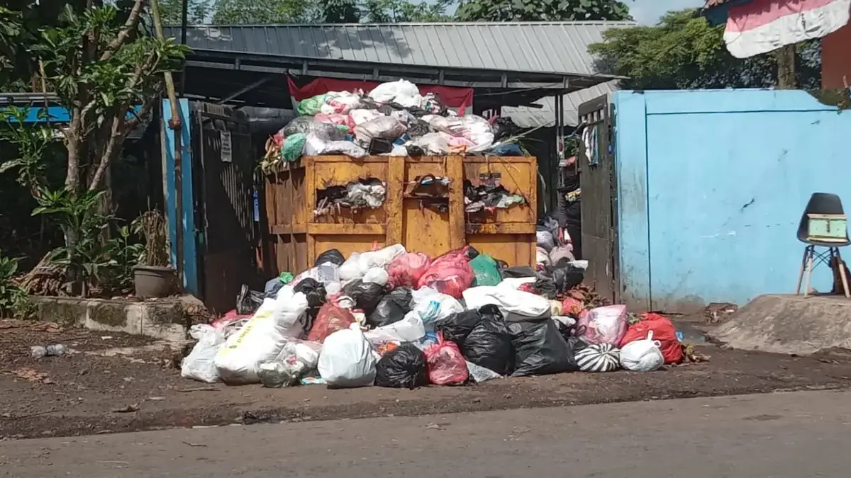 Sampah di Sejumlah TPS Kota Banjar Menumpuk, DLH: Anggaran untuk BBM Pengangkut Belum Ada