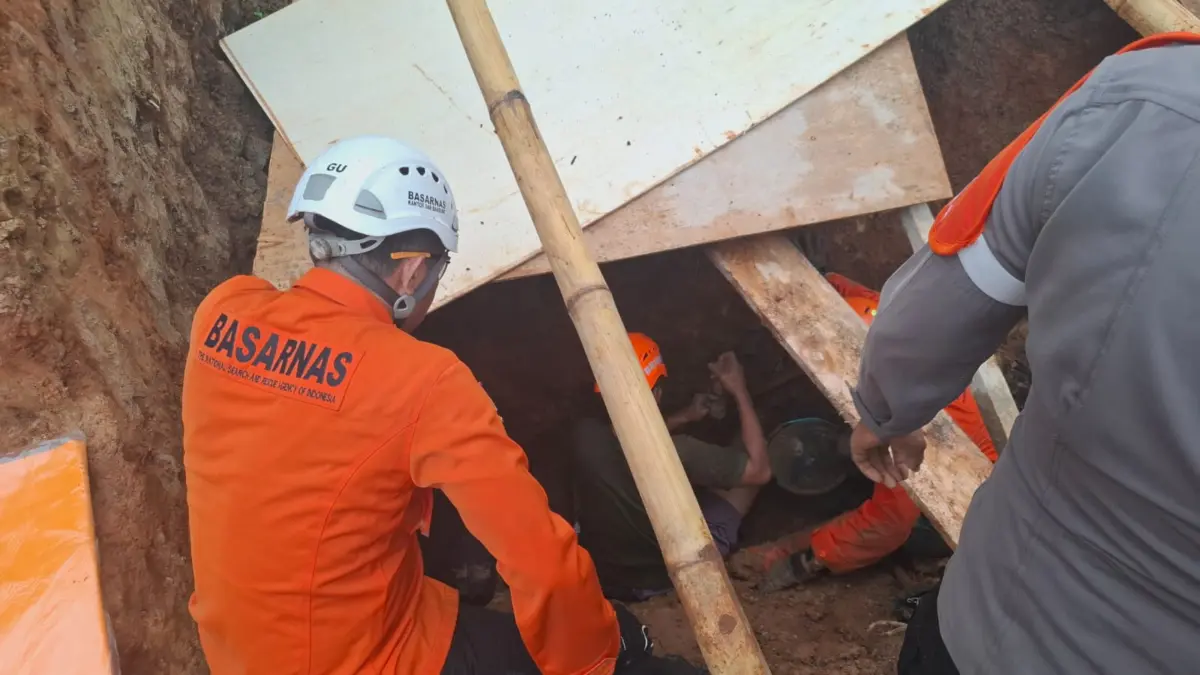 Proyek Minisoccer di Jatinangor Telan 4 Korban Jiwa Ternyata Tak Berizin dan Abaikan K3, Bisa Berujung Pidana! Proyek Minisoccer di Jatinangor Telan 4 Korban Jiwa Ternyata Tak Berizin dan Abaikan K3, Bisa Berujung Pidana!