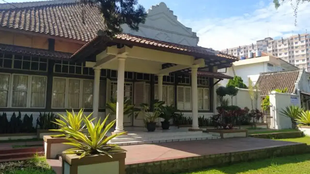 Rumah Wongso Abuchaer di Baros Akan Dijual, Jejak Sejarah Pergerakan Terancam Hilang Rumah bersejarah milik Wongso Abuchaer, sahabat dekat Bung Karno di Cimahi, beralamat di Jalan Bapa Ampi, Baro