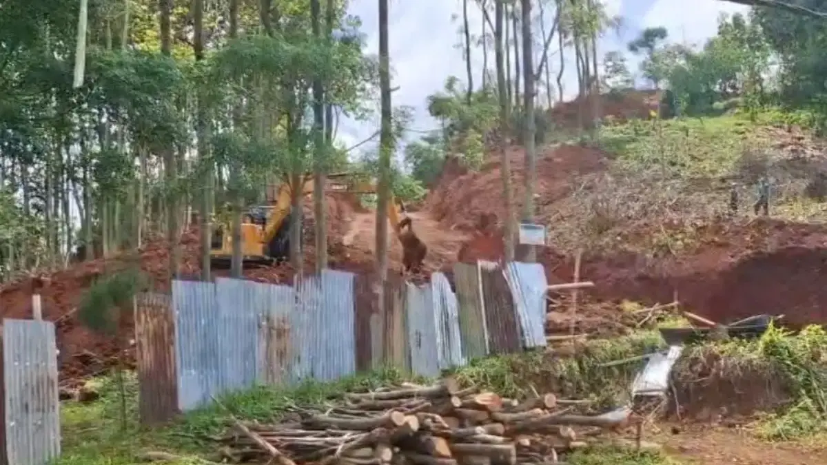 Kondisi pembangunan proyek perumahan di Kampung Legok Keas, Desa Sukanagara, Kecamatan Soreang, Kabupaten Band