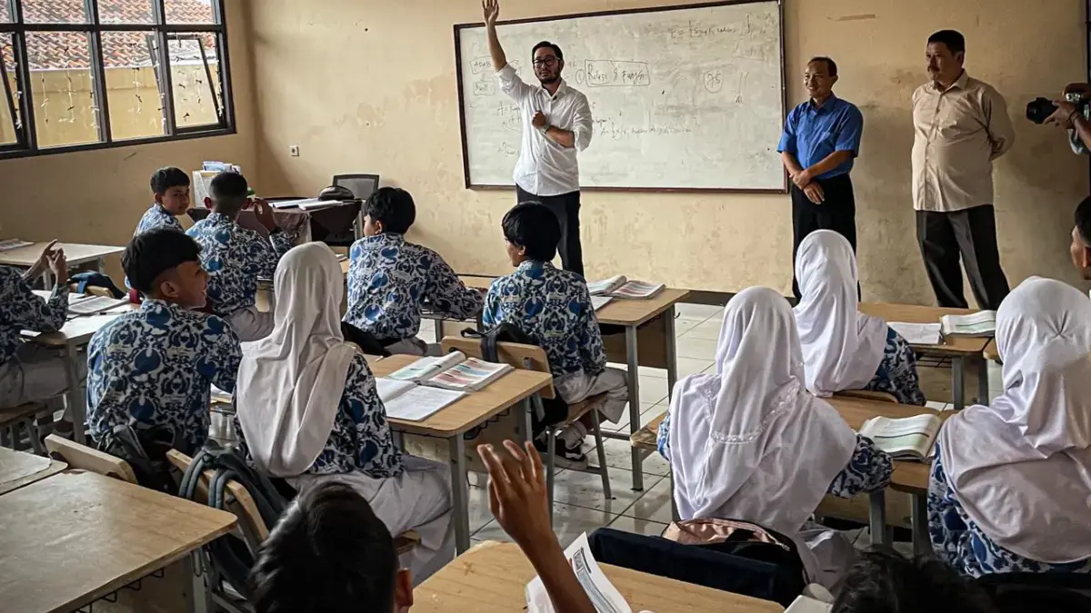 Usai Perbaiki 98 Ruang Kelas, Pemkab Bandung Barat Kucurkan Rp25 Miliar untuk Sarpras Pendidikan Usai Perbaiki 98 Ruang Kelas, Pemkab Bandung Barat Kucurkan Rp25 Miliar untuk Sarpras Pendidikan