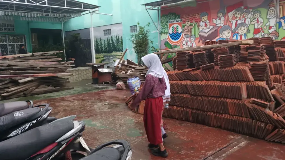 Sisa Material Renovasi SDN Mandiri 1 Leuwigajah Tak Kunjung Diangkut, Pihak Sekolah Pastikan Keselamatan Siswa