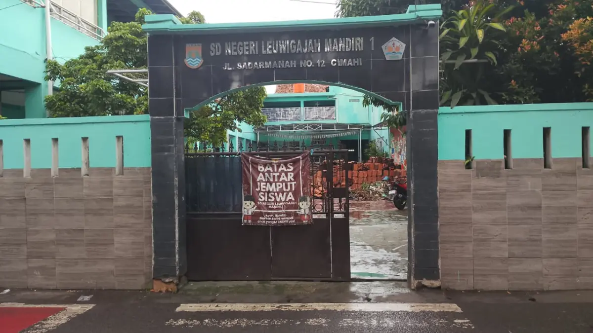 Material Proyek di SDN Mandiri 1 Leuwigajah Berserakan, Anggota DPRD Cimahi Ultimatum Dinas Material Proyek di SDN Mandiri 1 Leuwigajah Berserakan, Anggota DPRD Cimahi Ultimatum Dinas