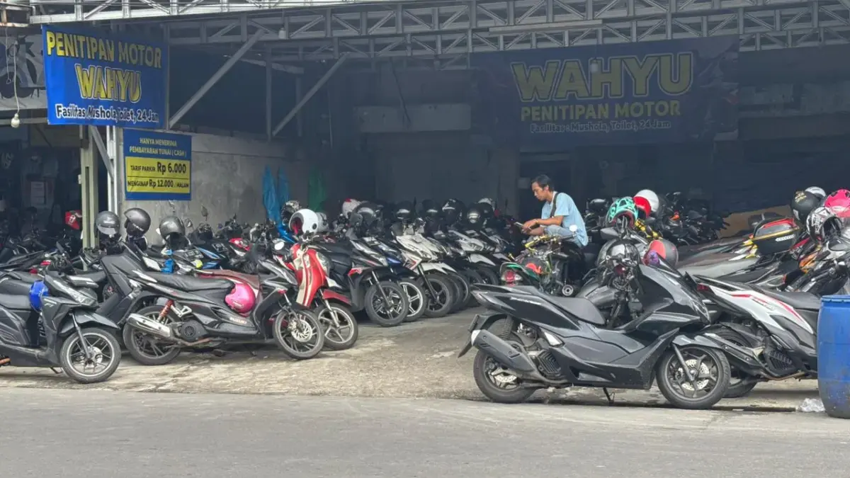 Penitipan Motor di Sekitar Stasiun Bogor Terbakar Hanguskan 17 Kendaraan, Pemilik Mengaku Siap Ganti Rugi Penitipan Motor di Sekitar Stasiun Bogor Terbakar Hanguskan 17 Kendaraan, Pemilik Mengaku Siap Ganti Rugi