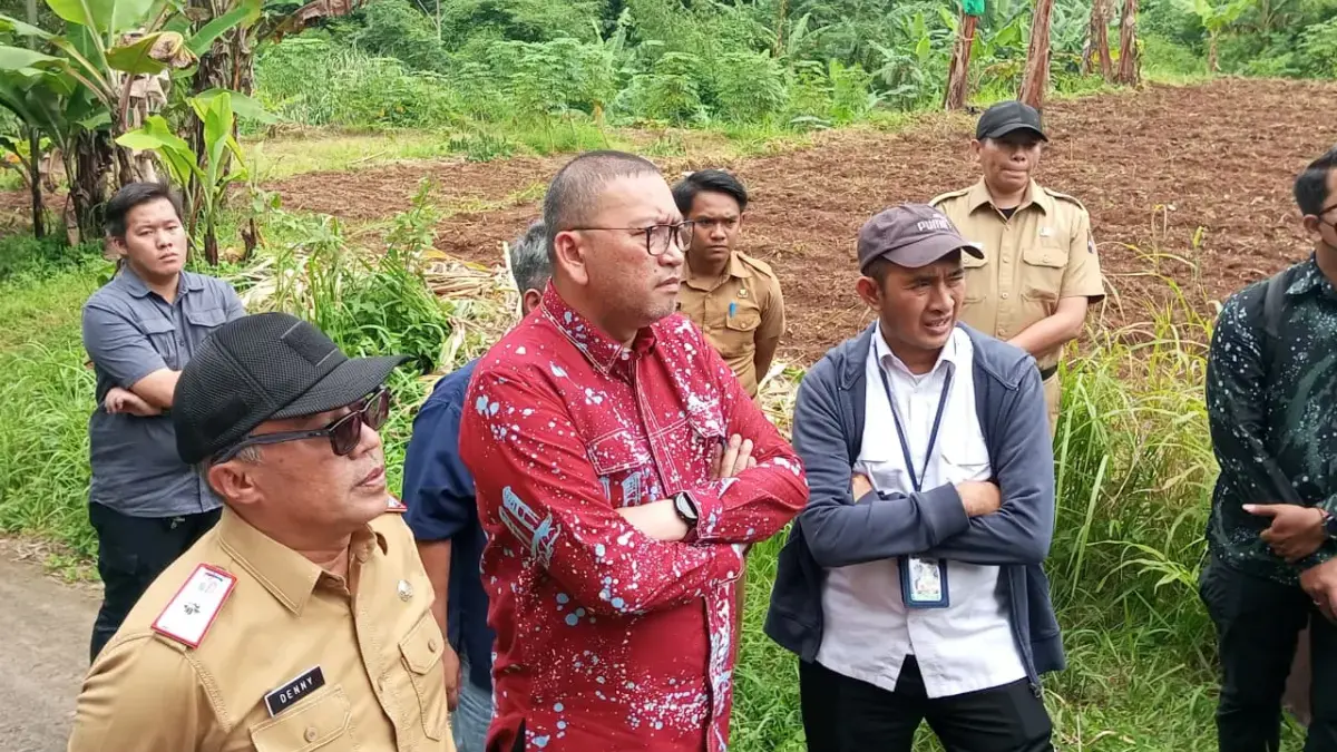 Sekolah Rakyat Kota Bogor Ditargetkan Mulai Dibangun Tahun Ini di Rancamaya, Tampung hingga 1.080 Siswa Sekretaris Daerah (Sekda) Kota Bogor, Denny Mulyadi (kiri) bersama Sekretaris Jenderal (Sekjen) Kementerian