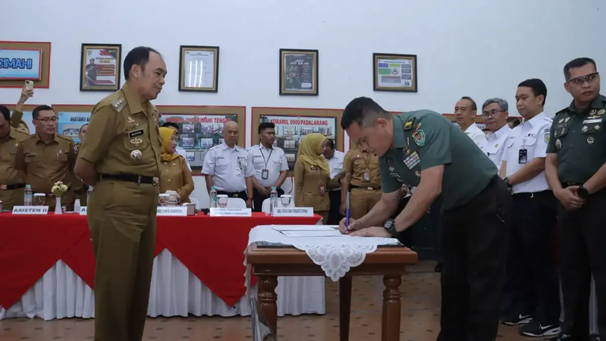 Penandatanganan Hasil Rapat Pembahasan Pembagunan Underpass Gatot Subroto Cimahi (Dok:Humas Cimahi)