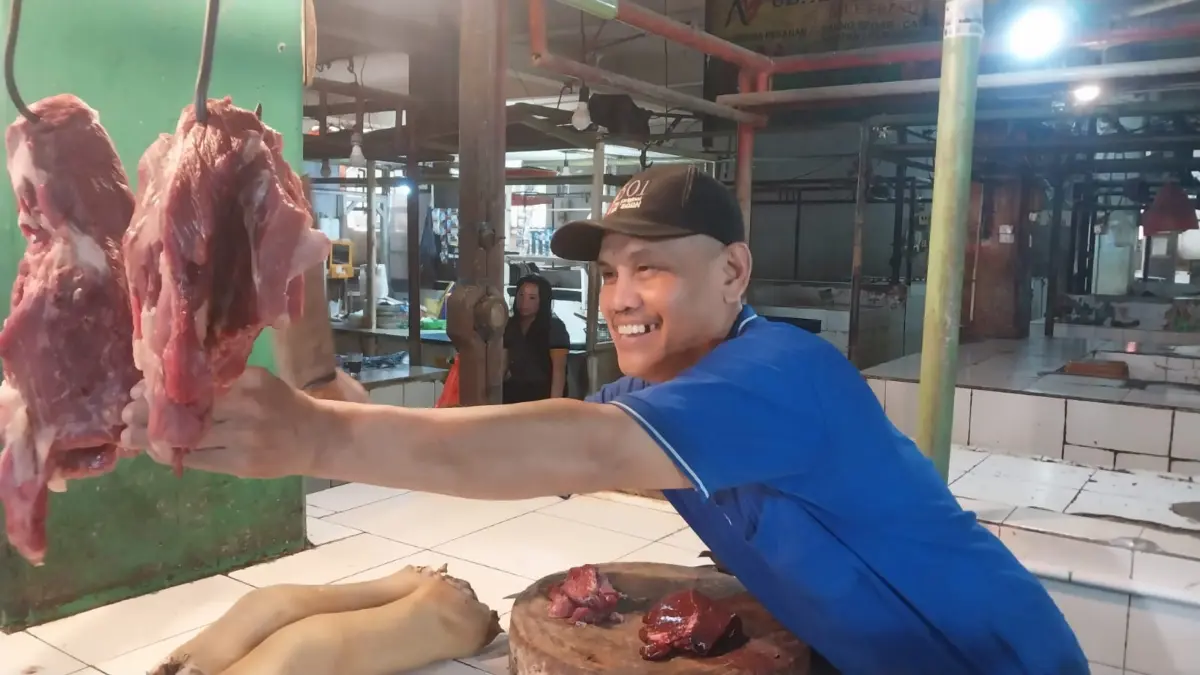 Harga Daging Sentuh Rp135 Ribu per Kilo, Pedagang di Pasar Cibinong Akui Bingung Hadapi Pelanggan Harga Daging Sentuh Rp135 Ribu per Kilo, Pedagang di Pasar Cibinong Akui Bingung Hadapi Pelanggan