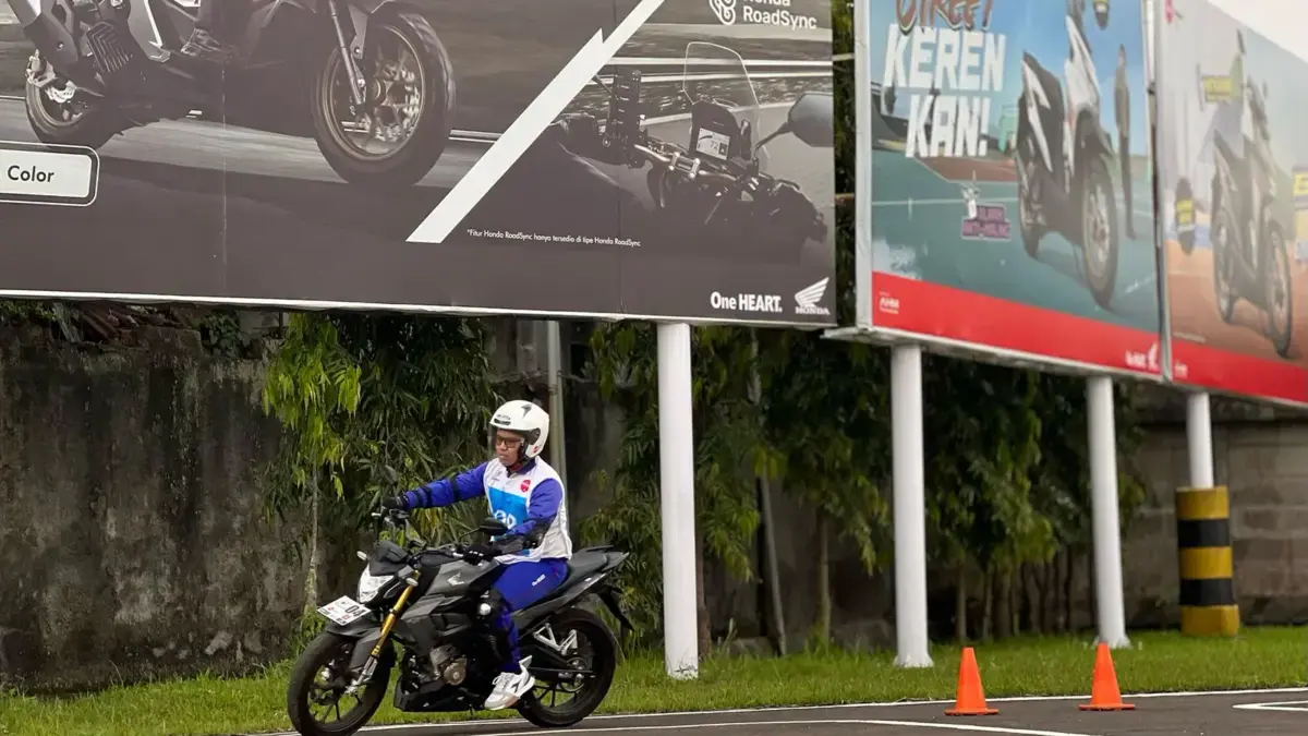 Lebih dari 21 Ribu Masyarakat Ikuti Pelatihan Safety Riding Sepanjang 2025 Lebih dari 21 Ribu Masyarakat Ikuti Pelatihan Safety Riding Sepanjang 2025