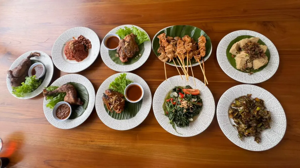 Dari Perjalanan ke Meja Makan: Merambah Rasa Hadirkan Rasa Nusantara Autentik di Bandung