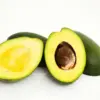 Setiap buah pasti memiliki manfaat bagi tubuh. Begitu juga dengan buah alpukat, yang memiliki banyak sekali ma