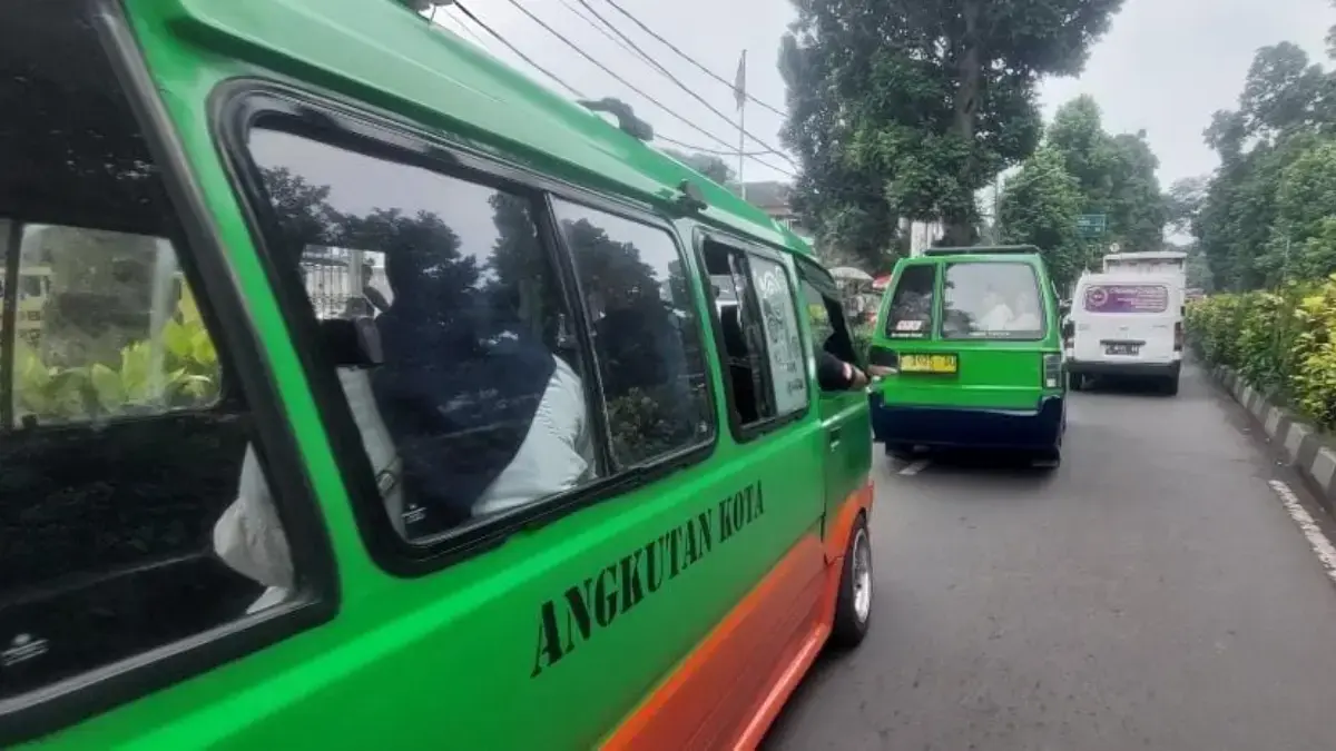 Ilustrasi angkutan kota (angkot) di Kota Bogor. Foto: Sekar Andini/Jabar Ekspres/