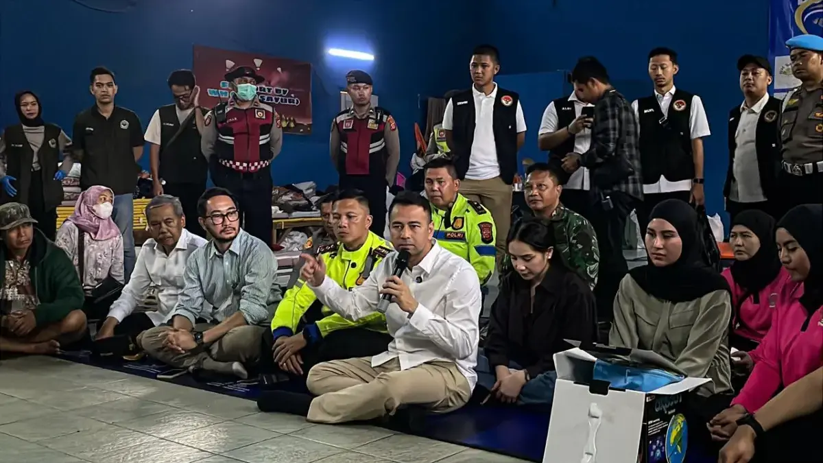 Utusan Khusus Presiden Bidang Pembinaan Generasi Muda dan Pekerja Seni, Raffi Ahmad bersama sang istri Nagita