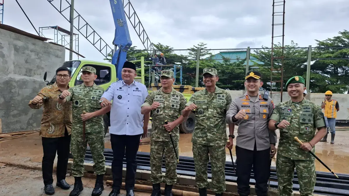 Bupati Bogor dan Pangdam III/Siliwangi Tinjau Kesiapan KDKMP Pakansari Bupati Bogor dan Pangdam III/Siliwangi Tinjau Kesiapan KDKMP Pakansari