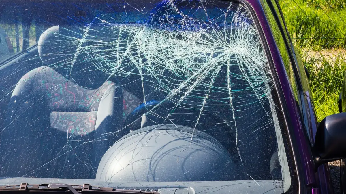 Parkir Sebentar, Mobil Warga Cimahi Jadi Sasaran Pencurian Pecah Kaca