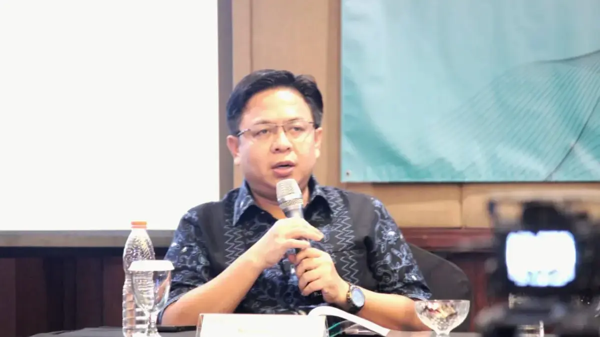 Founder Indikator Politik Indonesia Prof. Burhanuddin Muhtadi (son)