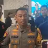 Kapolres Pangandaran AKBP Ikrar Potawari saat memberikan keterangan terkait update pengaduan korban aplikasi