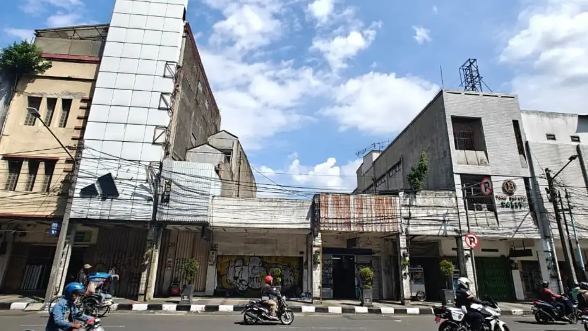 Ahli Waris Lahan dan Bangunan di Jalan Asia Afrika, Kota Bandung Minta Perlindungan Kapolda Jabar Ahli waris pemilik lahan dan bangunan di Jalan Asia Afrika Nomer 24 Kota Bandung, meminta kepada Polda Jabar u