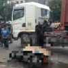 Kecelakaan lalu lintas yang melibatkan sepeda motor dan truk kontainer terjadi di Jalan Raya Dayeuhkolot