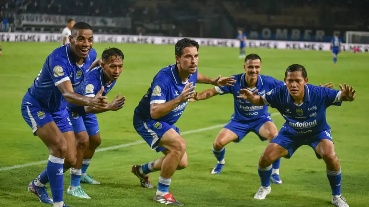 Usai Jaga Papan atas Klasmen Sementara Liga, Persib kini Fokus di AFC Usai Jaga Papan atas Klasmen Sementara Liga, Persib kini Fokus di AFC