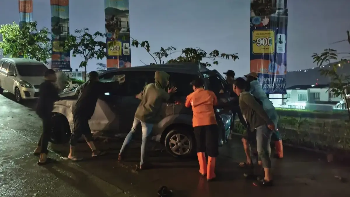 Usai Diguyur Hujan Deras, Banjir di Desa Cijayanti dan Bojong Koneng Berangsur Surut 