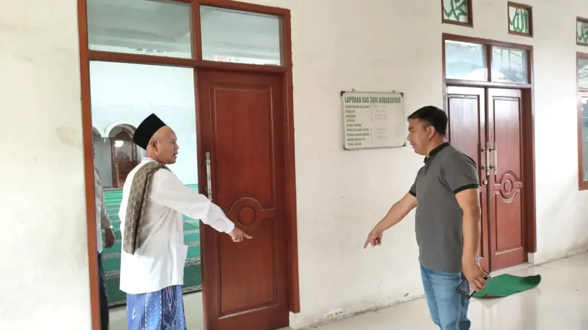 Polisi Tangkap Pelaku Penusuk Warga Usai Salat Jumat di Caringin Polisi Tangkap Pelaku Penusuk Warga Usai Salat Jumat di Caringin