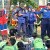 Puluhan Siswa SD di Cimahi Ikuti Pelatihan Dasar Penanggulangan Kebakaran