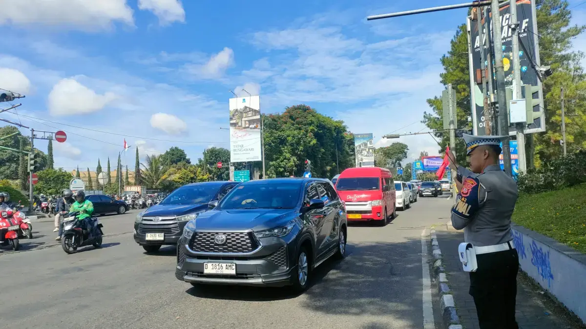 Masuki Libur Imlek, Jutaan Kendaraan Tercatat Masuki Kota Bandung Masuki Libur Imlek, Jutaan Kendaraan Tercatat Masuki Kota Bandung