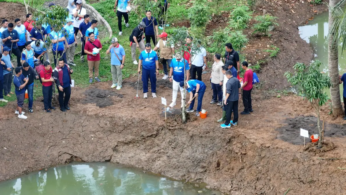 Jelang Ramadan, Bupati Bogor Tutup CFD hingga Tanam Pohon Bersama Menteri LH di Hutan Kota Tegar Beriman Jelang Ramadan, Bupati Bogor Tutup CFD hingga Tanam Pohon Bersama Menteri LH di Hutan Kota Tegar Beriman