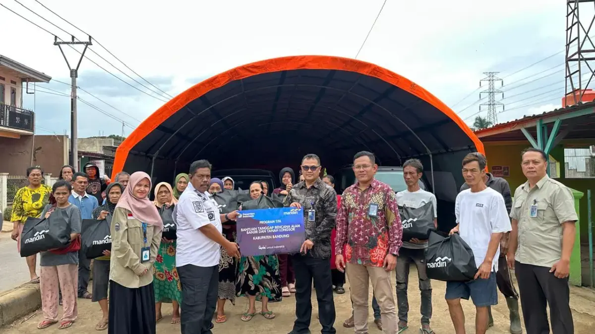 Aksi Cepat Tanggap, Bank Mandiri Salurkan Bantuan ke Masyarakat Terdampak Banjir Majalaya
