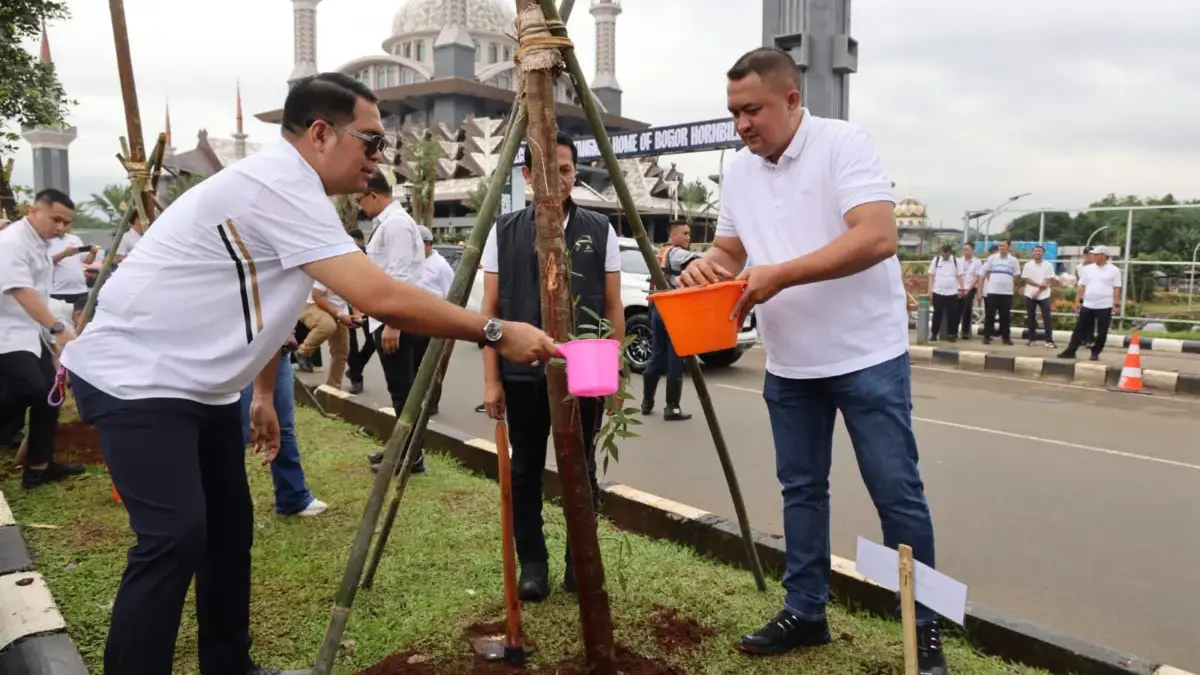 Dorong Program Penghijauan, Ketua Komisi I DPRD Dukung Gerakan 1.000 Pohon di Gelora Pakansari