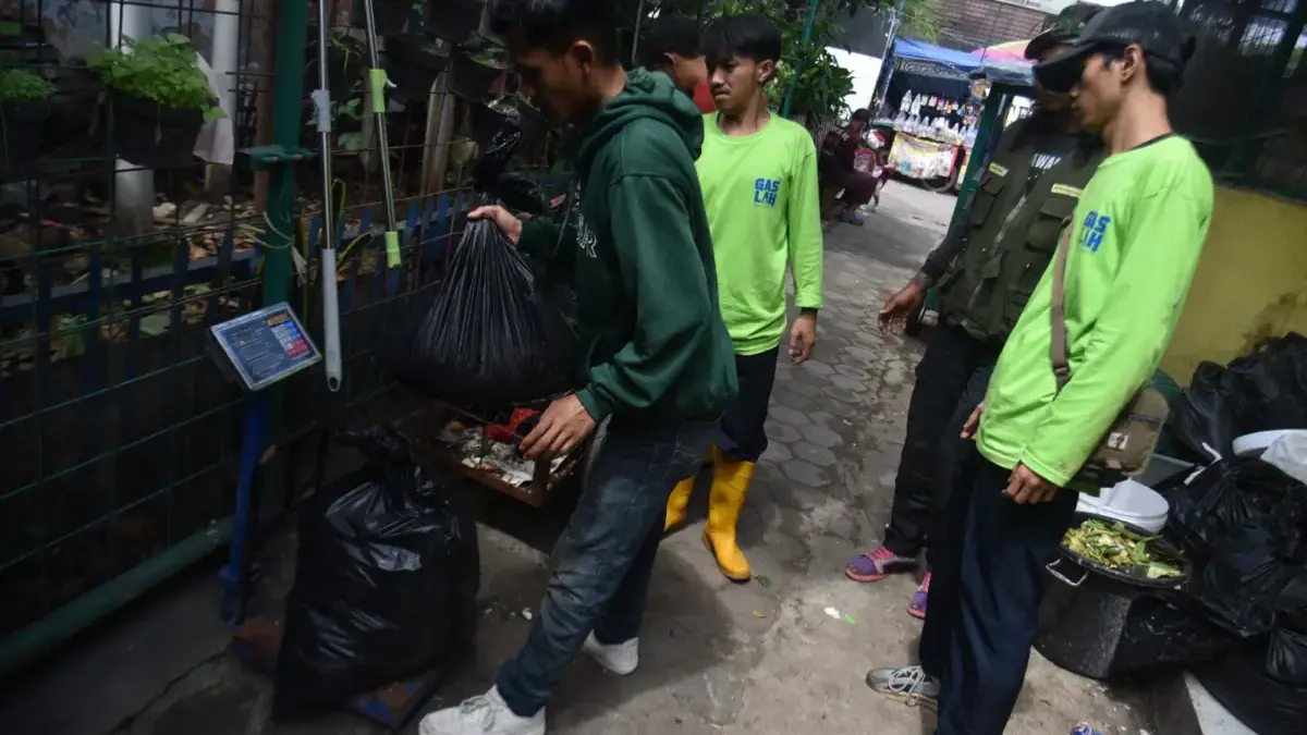 Anggarkan Puluhan Miliar, Pemkot Bandung Pasang Target Ambisius Pengelolaan Sampah 2026 Anggarkan Puluhan Miliar, Pemkot Bandung Pasang Target Ambisius Pengelolaan Sampah 2026