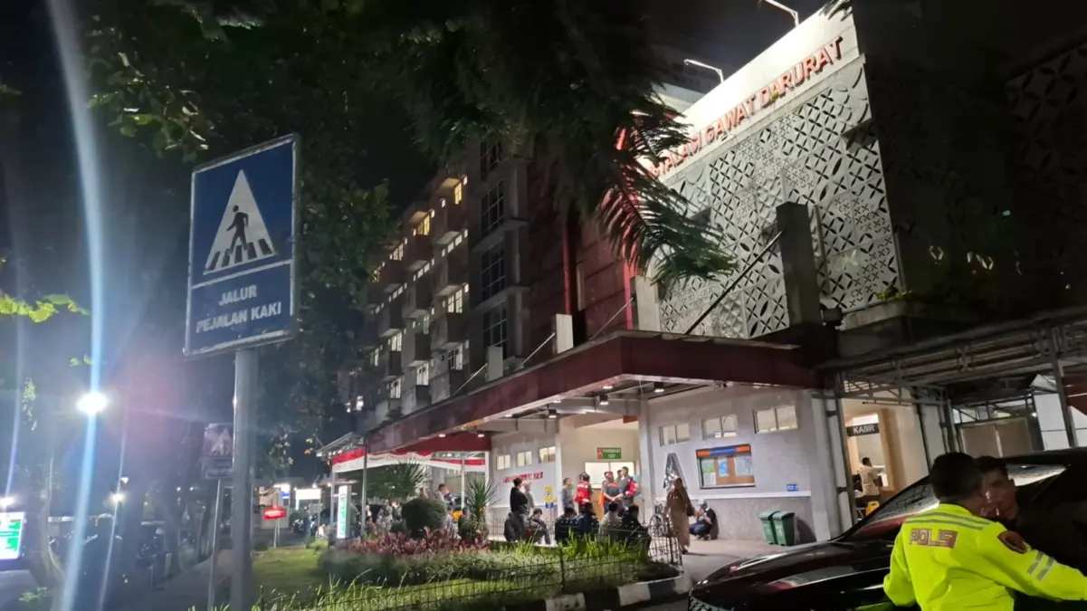 Belasan Siswa dan Siswi SD-SMP yang keracunan MBG dilarikan ke RSUD Cibabat Cimahi (mong)