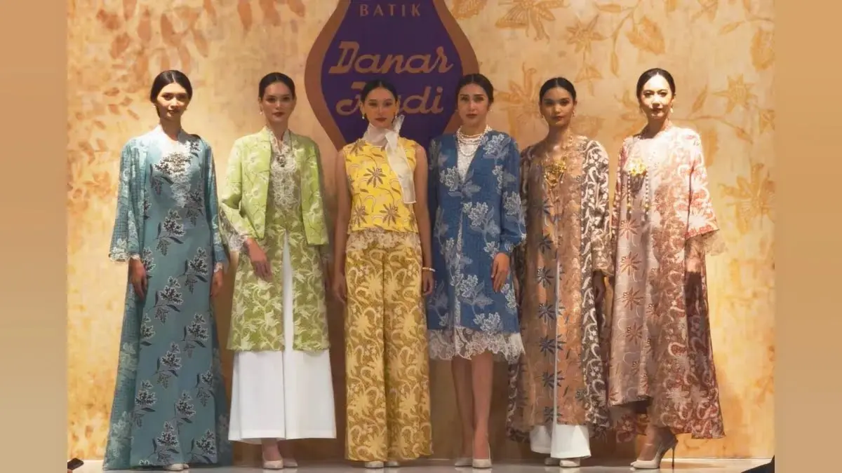 Sekar Setaman, Simfoni Flora Nusantara dari Batik Danar Hadi yang Rayakan Harmoni & Karakter Wanita Indonesia Sekar Setaman, Simfoni Flora Nusantara dari Batik Danar Hadi yang Rayakan Harmoni & Karakter Wanita Indonesia