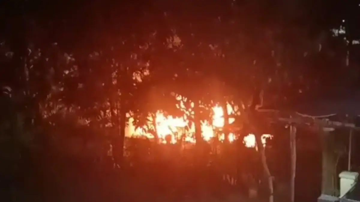 Diduga Konsleting Listrik, Gudang Rongsok di Citeureup Cimahi Dilalap Api