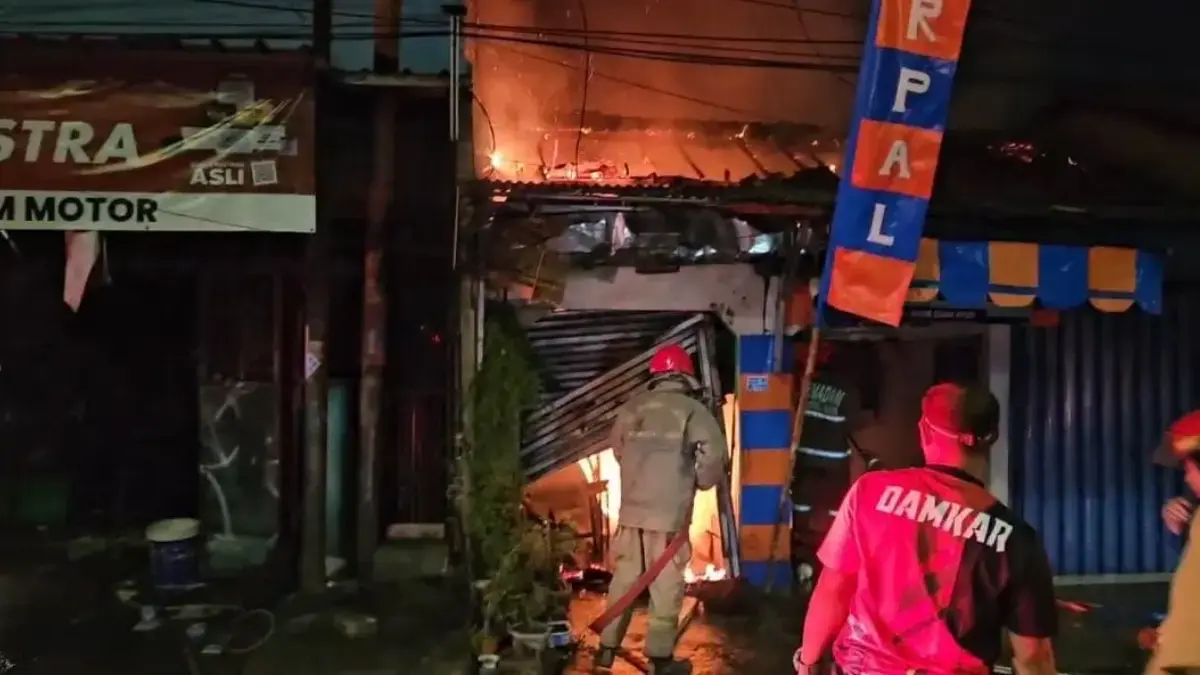 Korsleting Listrik Picu Kebakaran Ruko di Pakansari Bogor Korsleting Listrik Picu Kebakaran Ruko di Pakansari Bogor