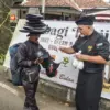 Melihat dari Dekat, Chef Prancis Bagi-bagi Ratusan Takjil Gratis di Laswi Bandung