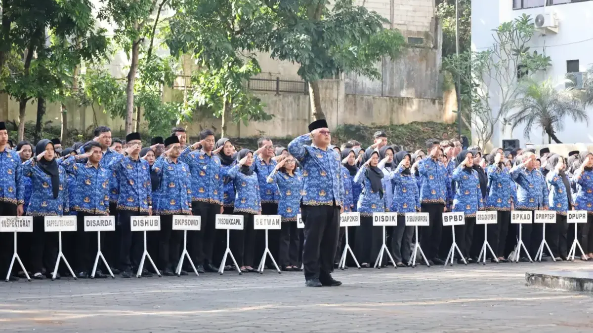 ASN Kota Cimahi saat Upacara di Lapang Pemkot (mong)
