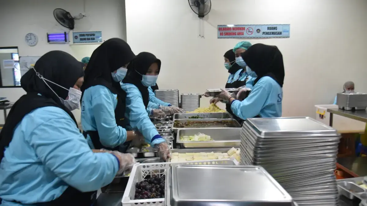 Jaga Higienitas MBG, Dapur SPPG Cibeber 1 Cimahi Terapkan Prosedur Ketat Sejak Dini Hari
