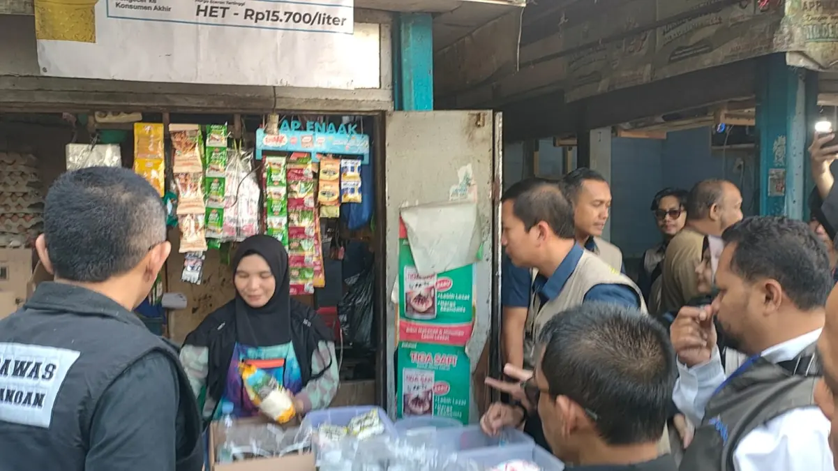 Sidak Pasar Astanaanyar, Satgas Pangan Polda Jabar Pastikan Harga dan Ketersediaan Tetap Terjamin Sidak Pasar Astanaanyar, Satgas Pangan Polda Jabar Pastikan Harga dan Ketersediaan Tetap Terjamin