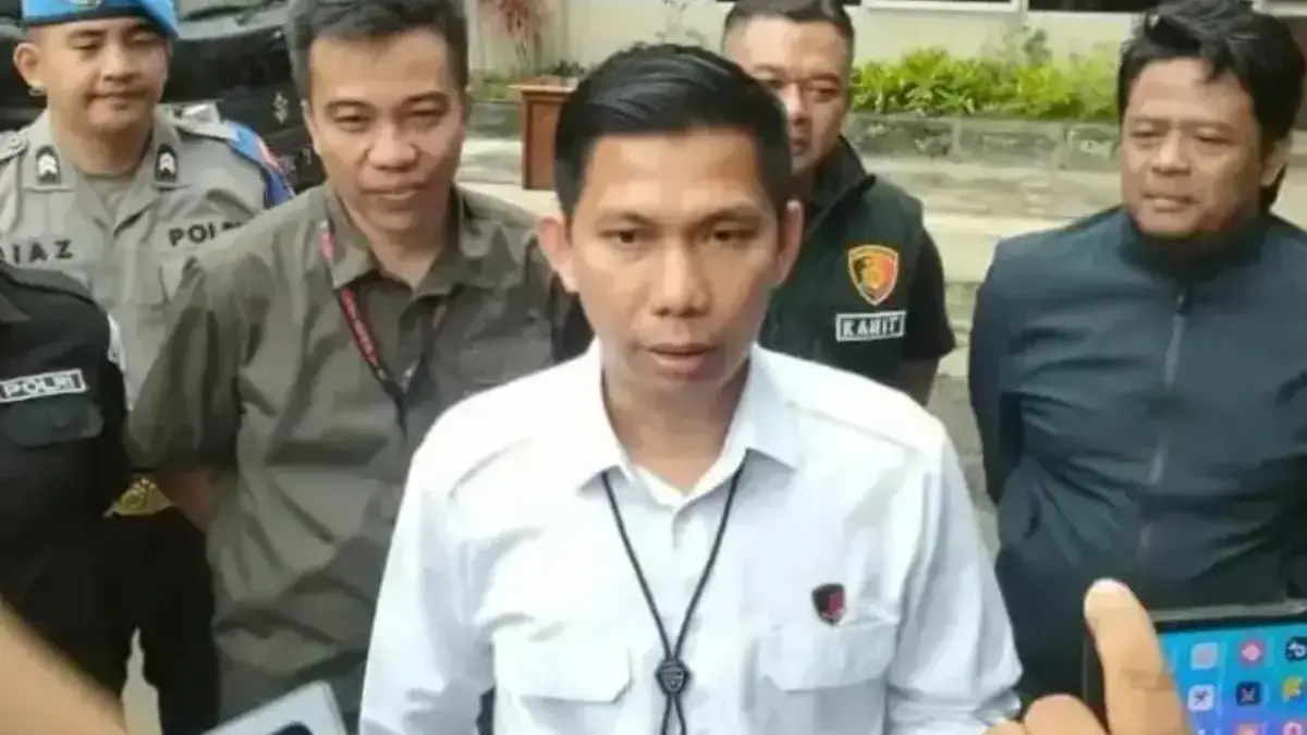 Tinggal Sejak Pekan Lalu, WNA Texas Ditemukan Meninggal Dunia di Sebuah Apartemen Bandung WNA Texas Dilaporkan Meninggal Dunia di Sebuah Apartemen Bandung, Polisi Masih Lakukan Penyelidikan