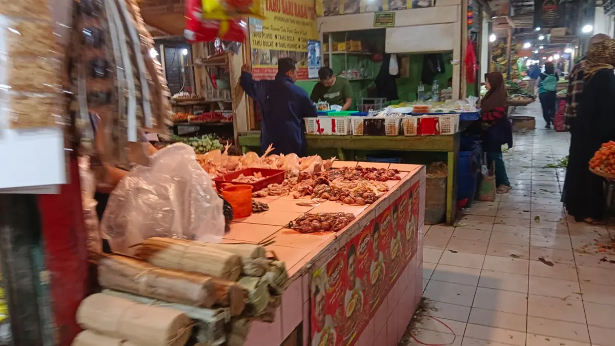 Jelang Ramadan 1447 Hijriah, Harga Sejumlah Komoditas Pangan di Cimahi Naik Suasana Pasar Antri Cimahi yang Masih Sepi Pengunjung (mong)