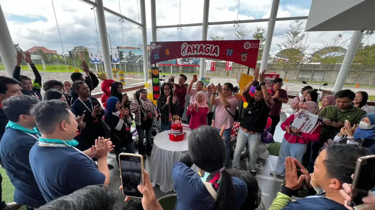 Daya Auto Rayakan 8 Tahun Perjalanan, Hadirkan Program Spesial 8AHAGIA Daya Auto Rayakan 8 Tahun Perjalanan, Hadirkan Program Spesial 8AHAGIA
